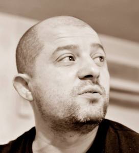 Иван Иванов – художникът, който дълбае и „тикви“