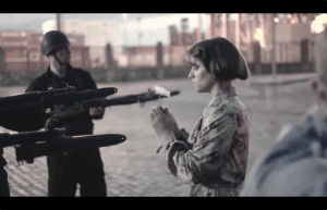 Leica пресъздава 35 известни снимки в чест на 100-годишнината на Фотографията